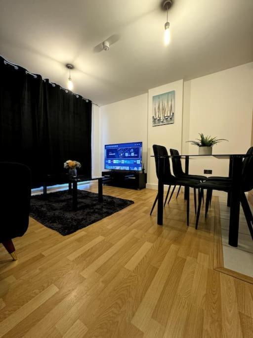 Two Bedrooms Flat In Stratford London Exterior foto